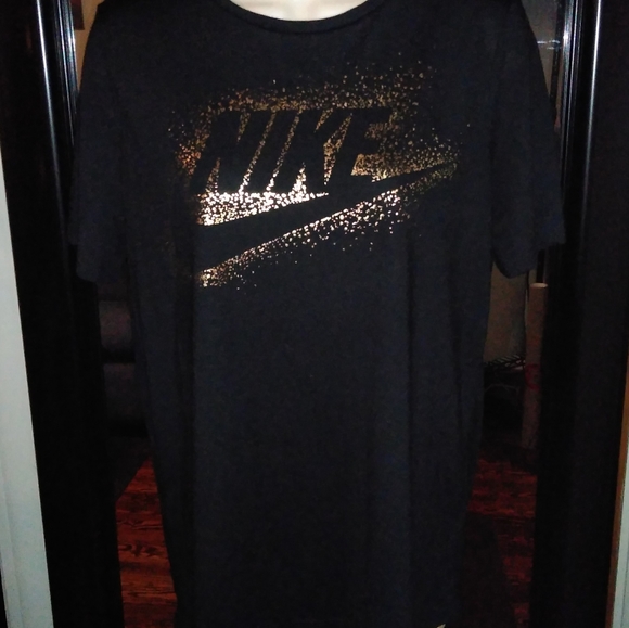 black and gold nike shirt women's